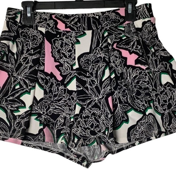 Express Pants - NWT Express Black Floral Shorts size XS